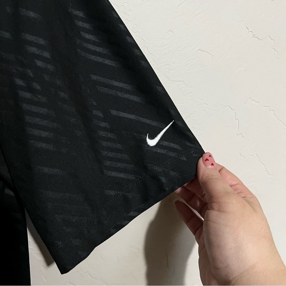 Nike Golf Tour Performance Black Dri-Fit Embossed Polo Shirtt - Picture 3 of 5